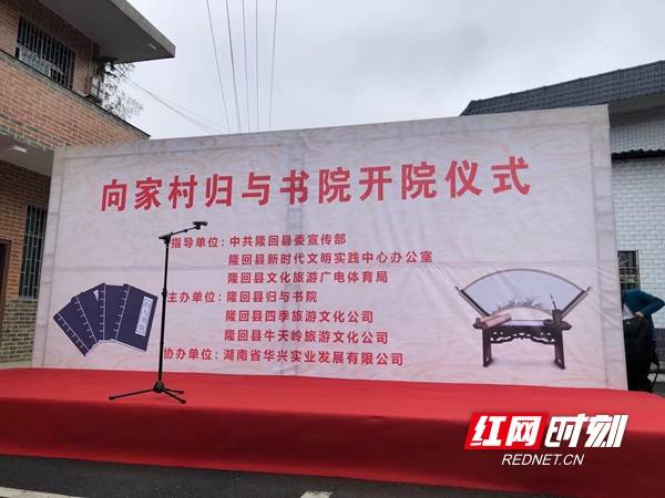 探索新澳门，免费资料大全与精选答案落实的全新篇章（全新版本）2025年新奥门免费資料大全亦步亦趋精选答案落实_全新版本