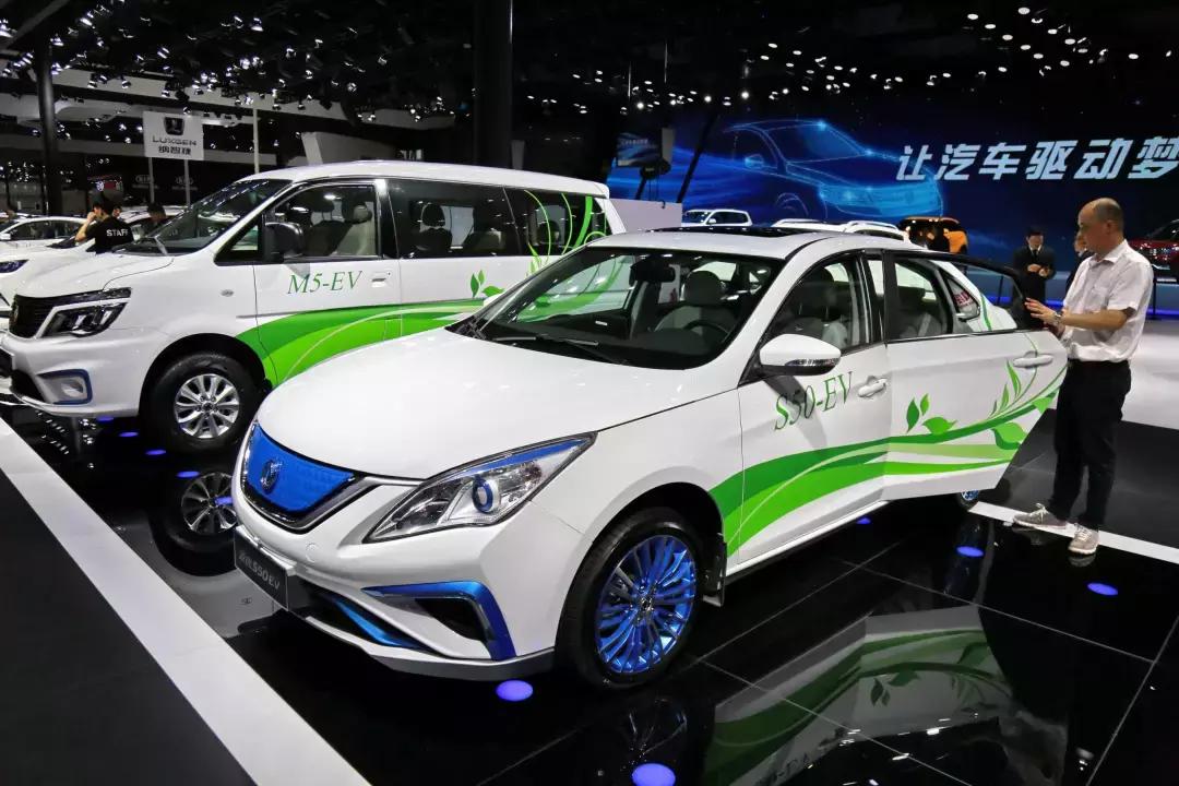迈向2025年，全面推广正版资料免费资料大全的深度释义、解释与落实策略,2025年全面推广正版资料免费资料大全释义、解释与落实