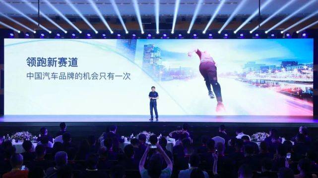 解读与落实澳门与香港在2025年的新机遇，天天中好彩的全方位展望,2025年新澳门和香港天天中好彩全面释义、解释与落实